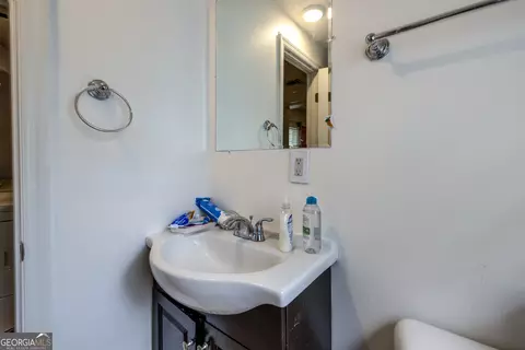Bath - 6 Oleander Ave, Savannah, GA 31404 photo 2 of 3