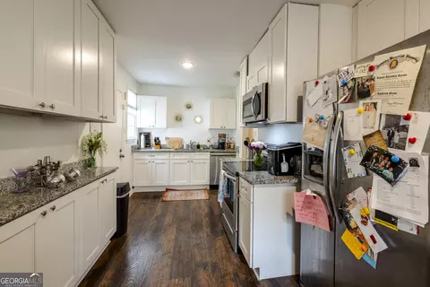 Kitchen - 6 Oleander Ave, Savannah, GA 31404 photo 1 of 5