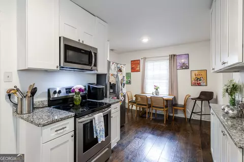 Kitchen - 6 Oleander Ave, Savannah, GA 31404 photo 2 of 5