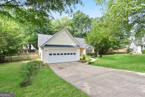 174 Saint Georges Ct, Suwanee, GA 30024