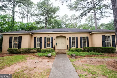 1231 Hilltop Dr, Albany, GA 31707