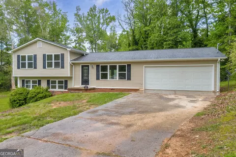 Exterior - 442 Cedar Ln, Toccoa, GA 30577 photo 4 of 5