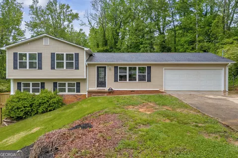 Exterior - 442 Cedar Ln, Toccoa, GA 30577 photo 2 of 5