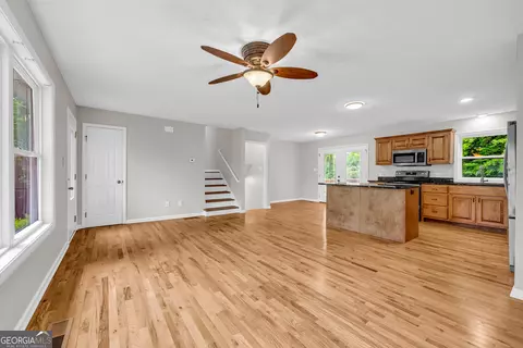 Living - 442 Cedar Ln, Toccoa, GA 30577 photo 4 of 4