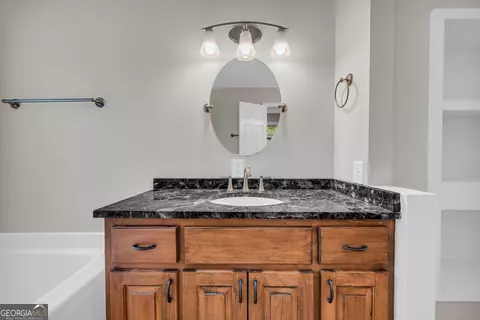 Bath - 442 Cedar Ln, Toccoa, GA 30577 photo 2 of 5