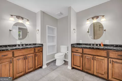 Bath - 442 Cedar Ln, Toccoa, GA 30577 photo 1 of 5