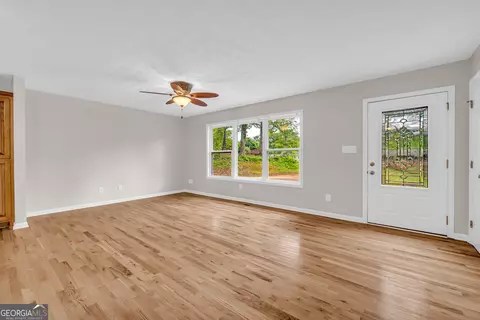 Living - 442 Cedar Ln, Toccoa, GA 30577 photo 2 of 4