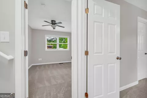 Entry Way - 442 Cedar Ln, Toccoa, GA 30577 photo 2 of 3