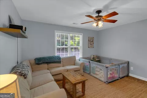 141 Weatherstone Dr, Woodstock, GA 30188