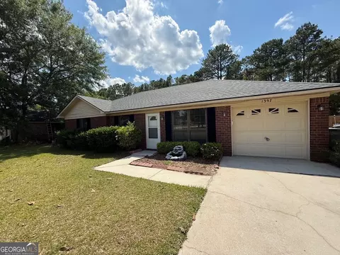 1397 Coalition Cir, Hinesville, GA 31313