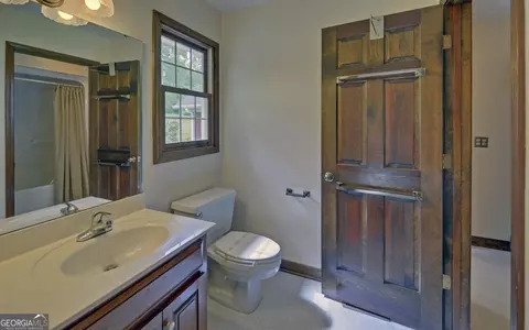 Bath - 3152 Prather Bridge Rd, Toccoa, GA 30577 photo 6 of 8