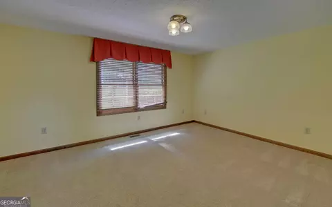 Bedroom - 3152 Prather Bridge Rd, Toccoa, GA 30577 photo 4 of 6