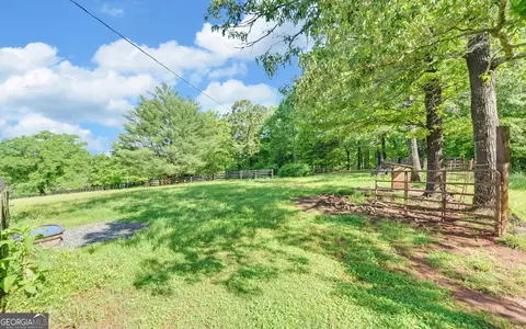 Exterior - 3152 Prather Bridge Rd, Toccoa, GA 30577 photo 9 of 15