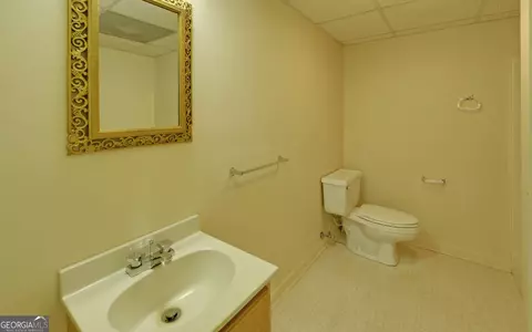 Bath - 3152 Prather Bridge Rd, Toccoa, GA 30577 photo 7 of 8