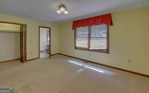 Bedroom - 3152 Prather Bridge Rd, Toccoa, GA 30577 photo 5 of 6