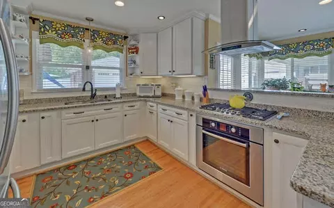 Kitchen - 118 Greer Ln, Toccoa, GA 30577 photo 2 of 3