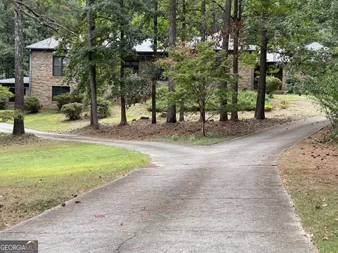 1935 Lamp Post Ln, Lawrenceville, GA 30043