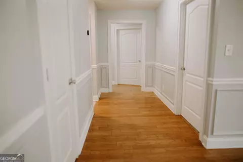 Entry Way - 405 Candler Rd, Williamson, GA 30292 photo 2 of 5