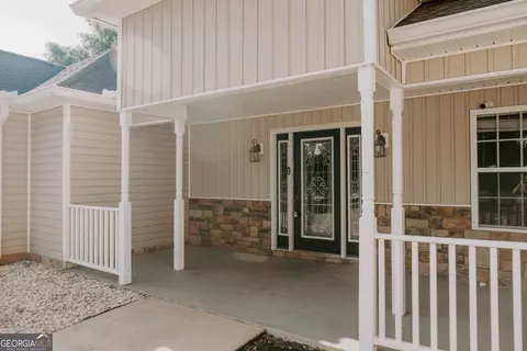 Exterior - 405 Candler Rd, Williamson, GA 30292 photo 2 of 2