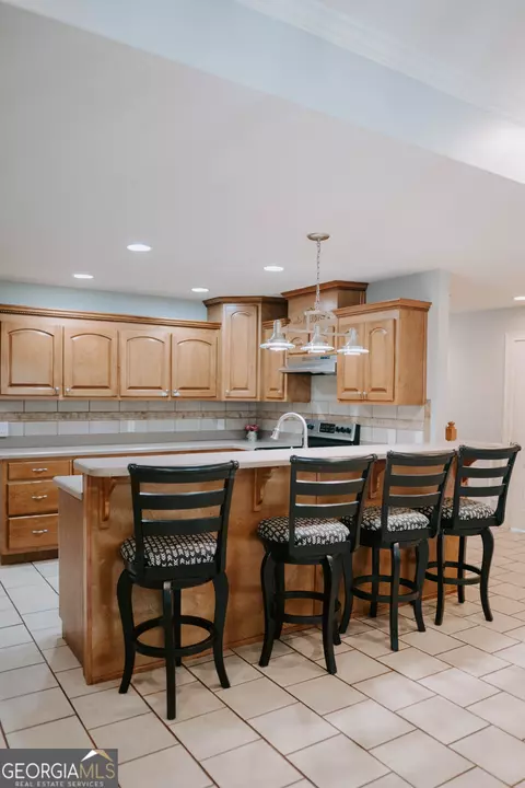 Kitchen - 405 Candler Rd, Williamson, GA 30292 photo 1 of 4