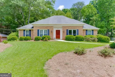 402 Johannah Pl SW, Lilburn, GA 30047