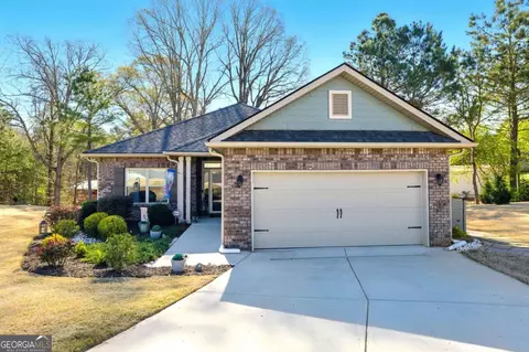 745 Skyview Dr, Commerce, GA 30529