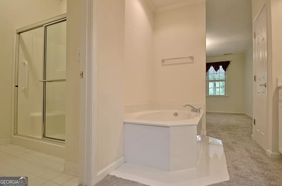 Bath - 44 Arbor Way, Newnan, GA 30265 photo 2 of 4