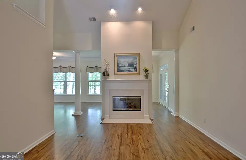 Living - 44 Arbor Way, Newnan, GA 30265 photo 4 of 6