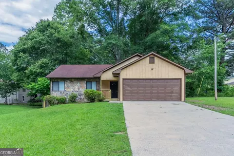 8350 Gledstone Way, Fairburn, GA 30213