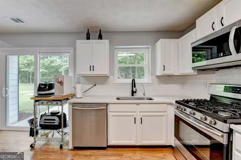 Kitchen - 3668 Burel Mill Dr, Buford, GA 30519 photo 2 of 7