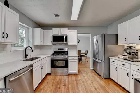 Kitchen - 3668 Burel Mill Dr, Buford, GA 30519 photo 7 of 7