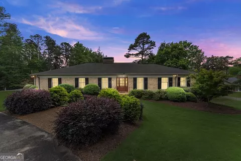 607 E Lake Dr, Gainesville, GA 30506 photo 8