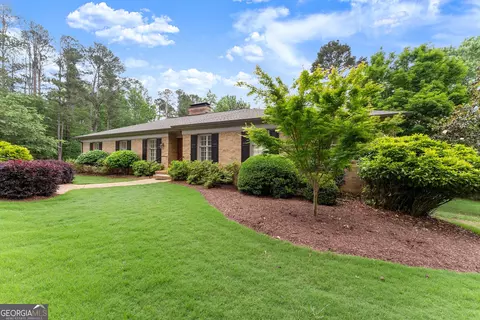 607 E Lake Dr, Gainesville, GA 30506 photo 4