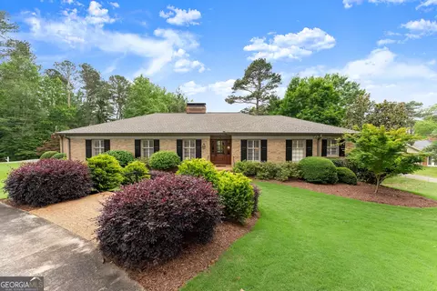 607 E Lake Dr, Gainesville, GA 30506 photo 5