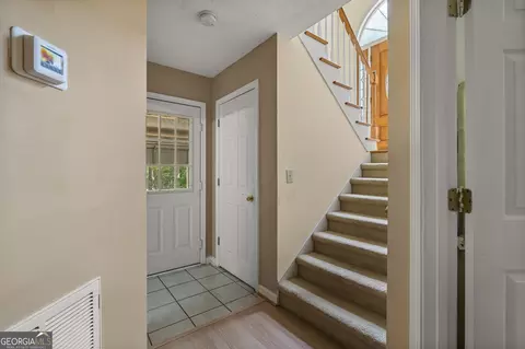 Entry Way - 144 Northshore Dr, Lagrange, GA 30240 photo 3 of 3