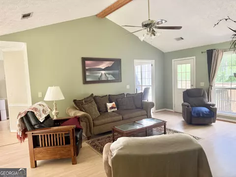 Living - 144 Northshore Dr, Lagrange, GA 30240 photo 2 of 2