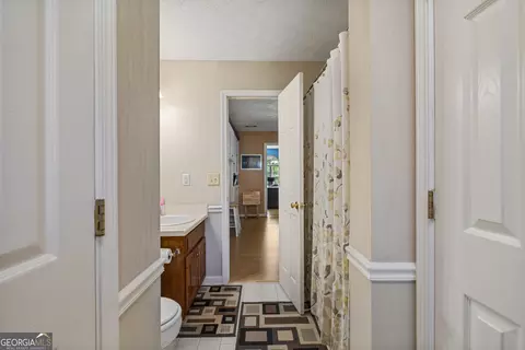 Entry Way - 144 Northshore Dr, Lagrange, GA 30240 photo 2 of 3