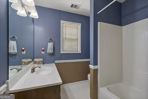 Bath - 144 Northshore Dr, Lagrange, GA 30240 photo 5 of 5