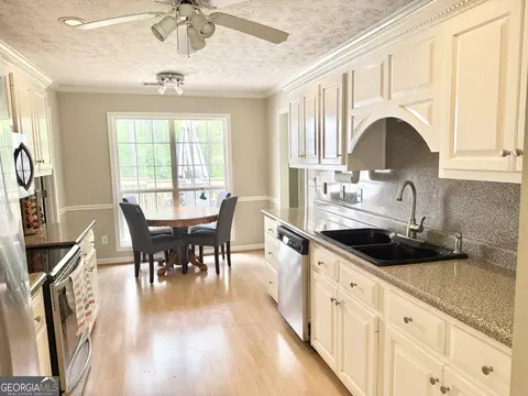 Kitchen - 144 Northshore Dr, Lagrange, GA 30240 photo 2 of 2