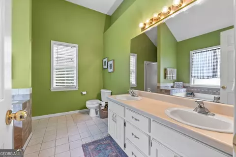 Bath - 41 Williamson Trce, Williamson, GA 30292 photo 1 of 4