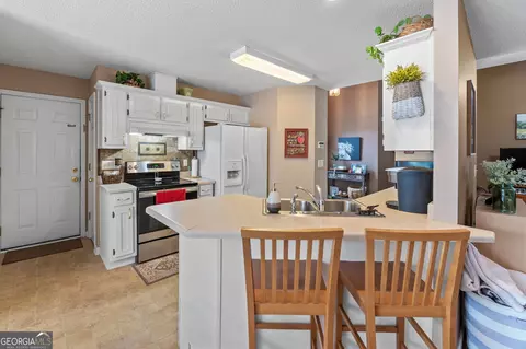 Kitchen - 41 Williamson Trce, Williamson, GA 30292 photo 1 of 3