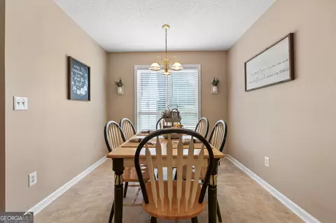 Dining - 41 Williamson Trce, Williamson, GA 30292 photo 2 of 2