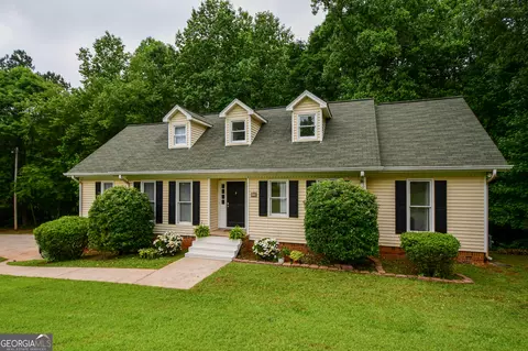 170 River Forest Dr, Fayetteville, GA 30214