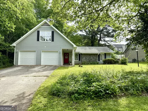 11072 Shannon Cir, Hampton, GA 30228