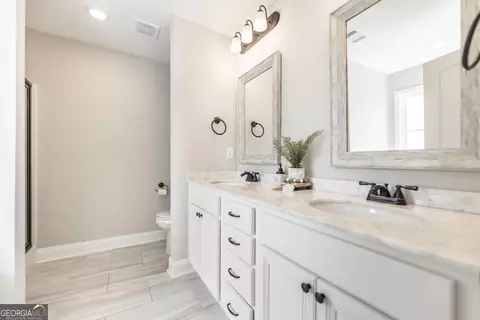 Bath - 702 Daisy Dr, Perry, GA 31069 photo 1 of 4