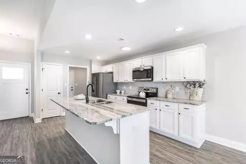 Kitchen - 702 Daisy Dr, Perry, GA 31069 photo 1 of 2