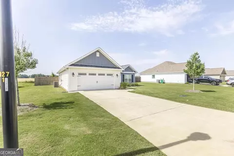 Exterior - 702 Daisy Dr, Perry, GA 31069 photo 3 of 8