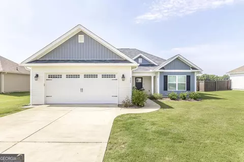 702 Daisy Dr, Perry, GA 31069