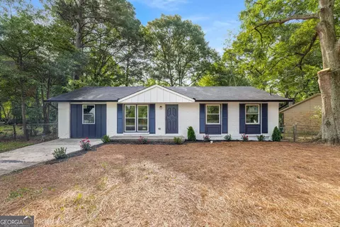 6932 Eunice Dr, Riverdale, GA 30274