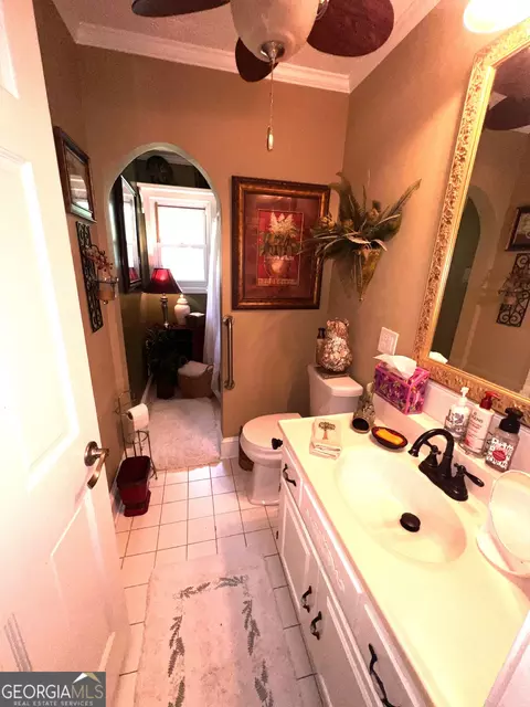 Bath - 520 Mcdonough Rd, Hampton, GA 30228 photo 3 of 4